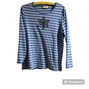 QUACKER Factory Light Blue White Stripe Snowflake Holiday Top sz L